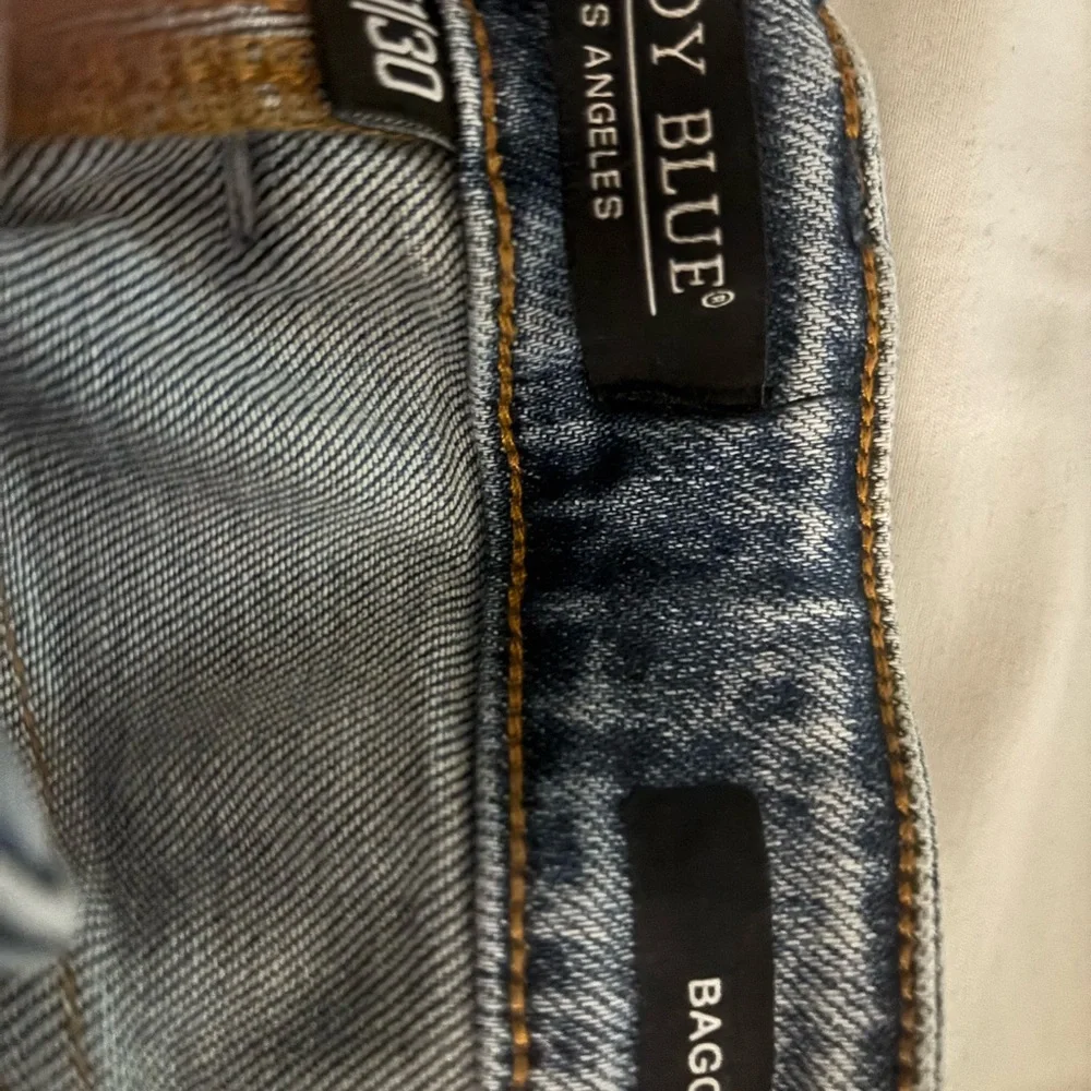 Judy Blue Baggy fit jeans 👖 
Like new, work once, too big 
Size 11/30 - Picture 3 of 3